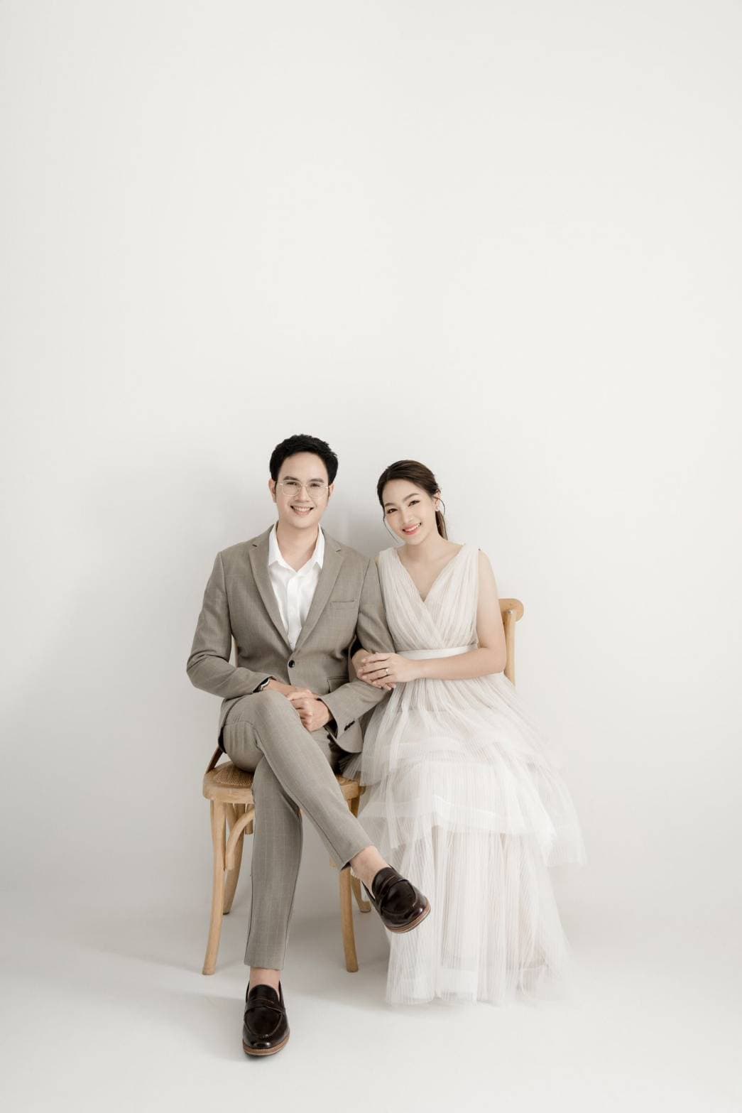 picture of groom and bride